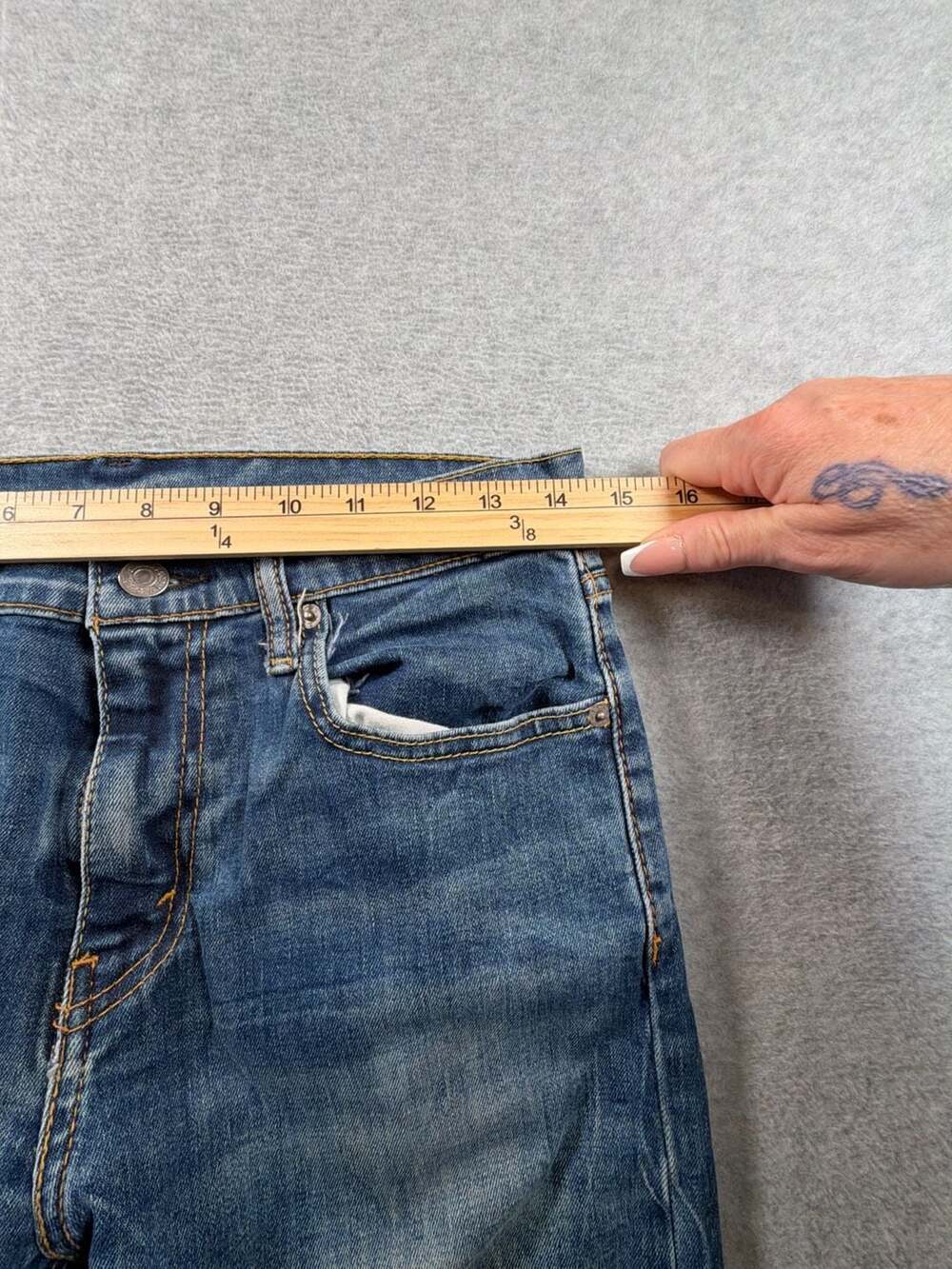 Levi's 514 Straight Leg Medium Wash Denim Jeans - Picture 4 of 11